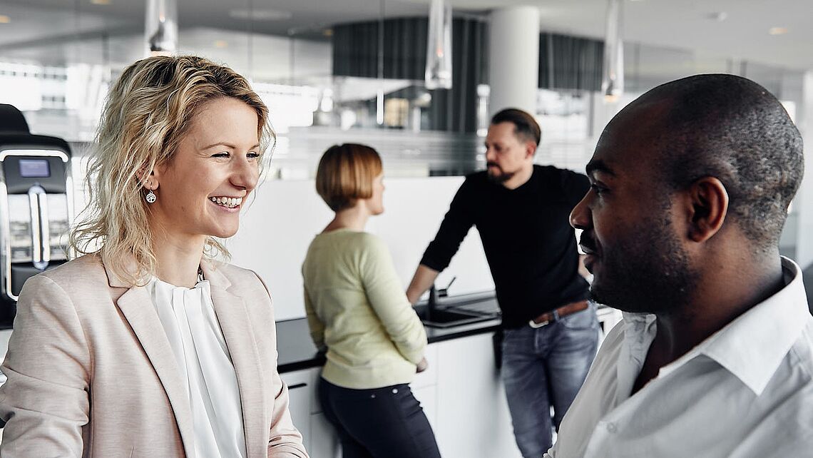 Social – Verantwortung für Menschen & Gesellschaft