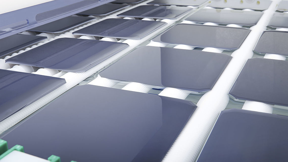 Vollautomatische, nasschemische, einseitige Ätzung in einem Inline-Prozess auf 5/6 Spuren Vollautomatische, nasschemische, einseitige Ätzung in einem Inline-Prozess auf 5/6 Spuren