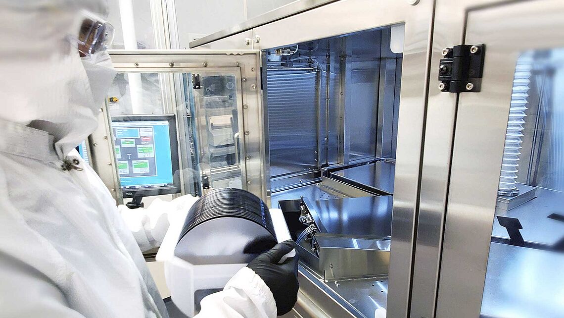  in-house performance tests silvery machine