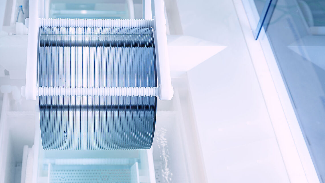 Multi-wafer transport to OHT loadport with 300 mm wafers