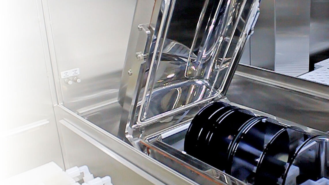 IPA vapor condenser for IPA reclaim