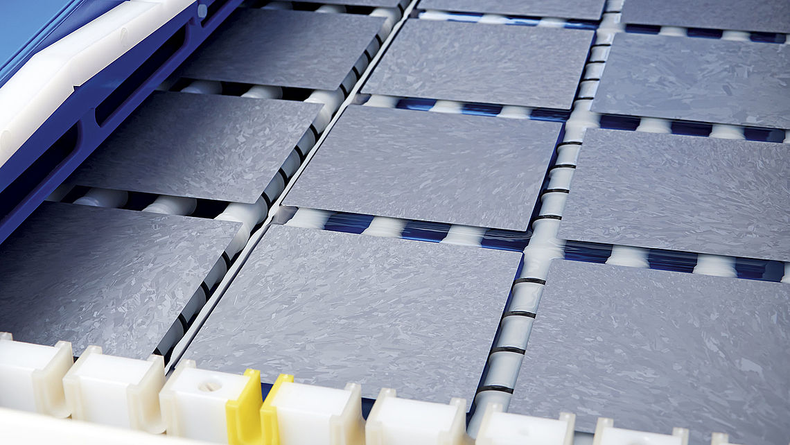 Vollautomatische, nasschemische, einseitige Ätzung in einem Inline-Prozess auf 5 Spuren Einseitige Ätzung in einem Inline-Prozess auf 5 Spuren