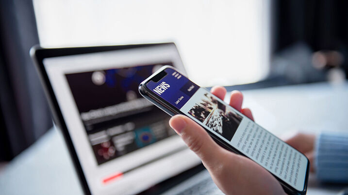 news on a smartphone