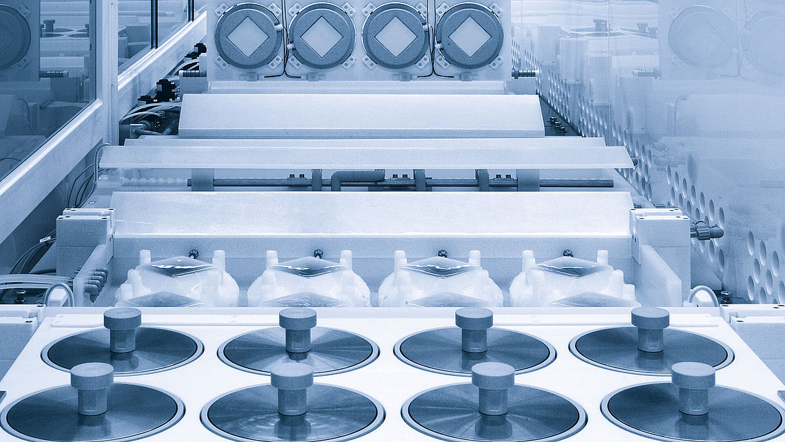 Automated wafer handling with wafer rotation during the process